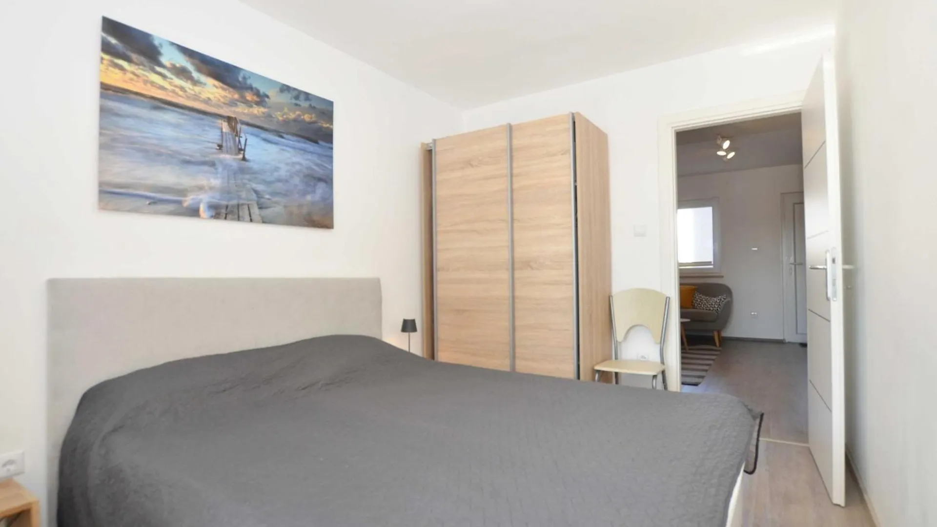 Tranquil And Bright Apartment With Loggia Rovinj