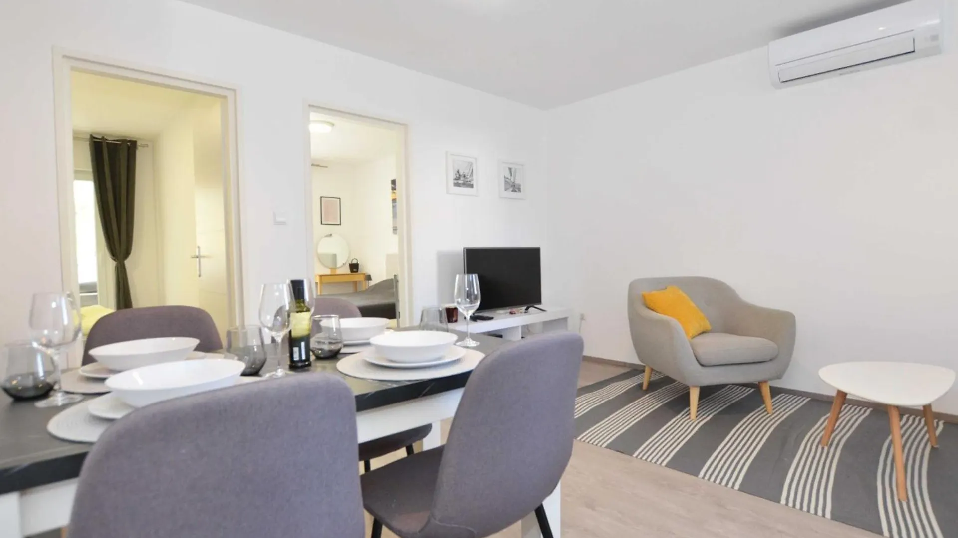 Tranquil And Bright Apartment With Loggia Rovinj Croatia