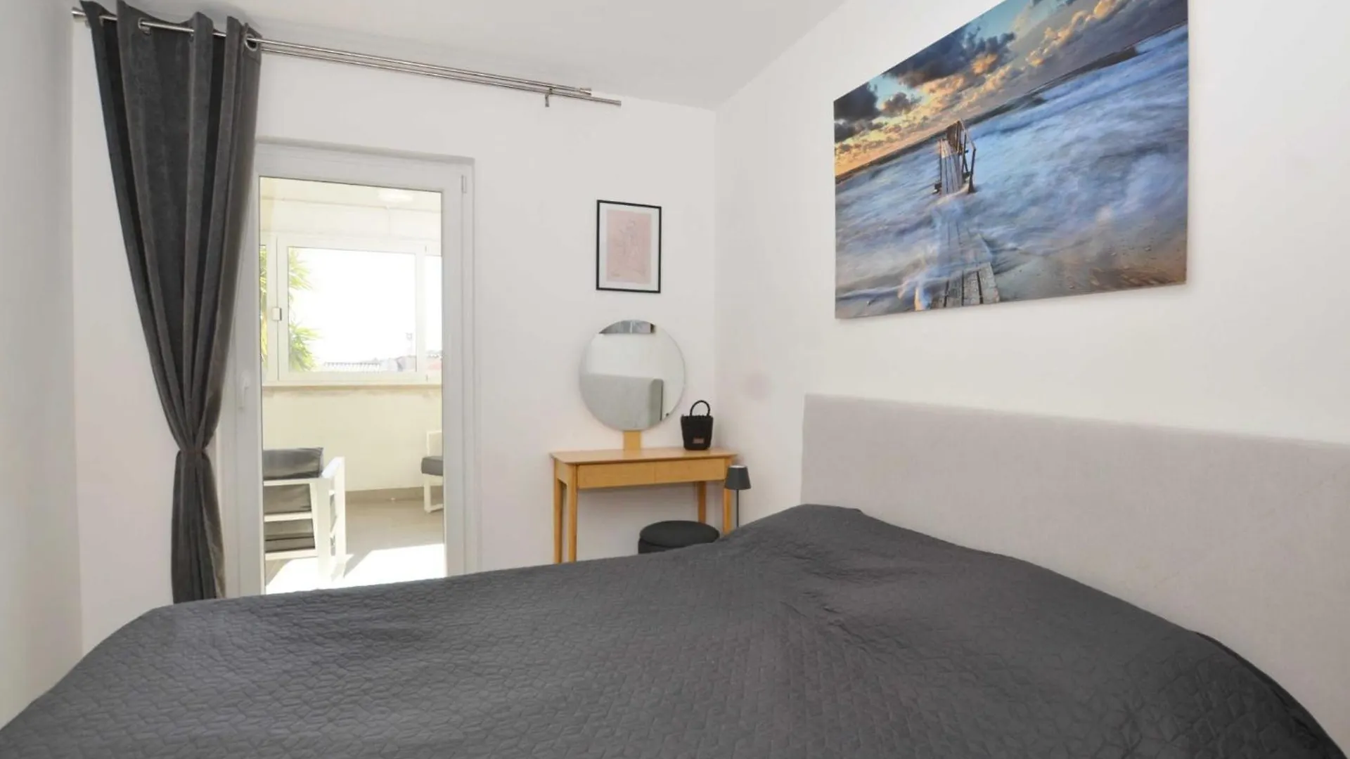 Tranquil And Bright Apartment With Loggia Rovinj 0*,